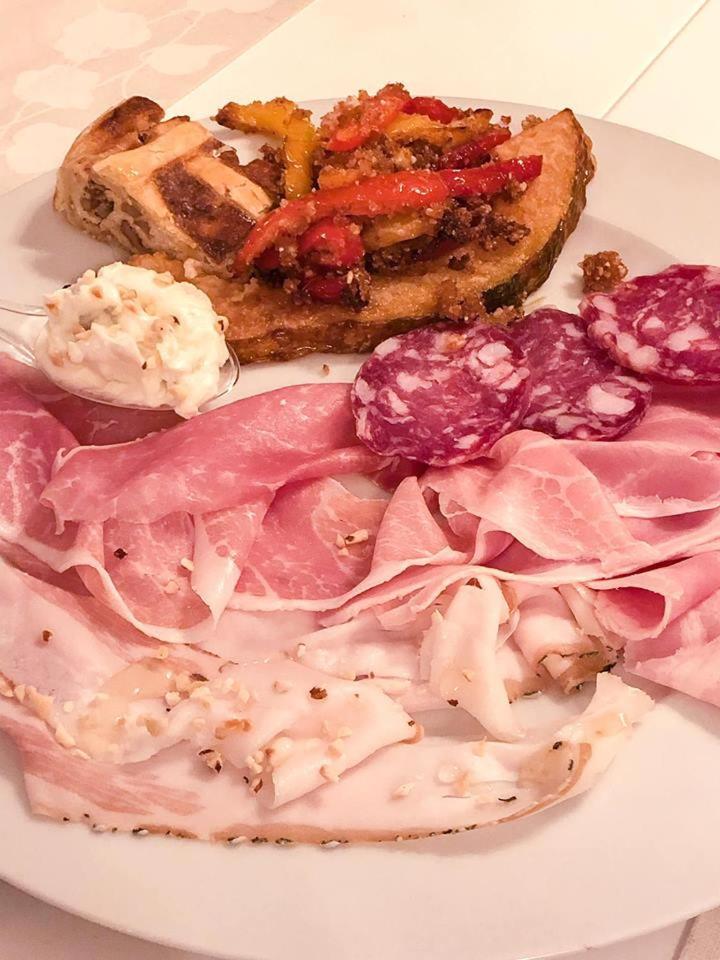 700Enolocanda Santa Giuletta Esterno foto